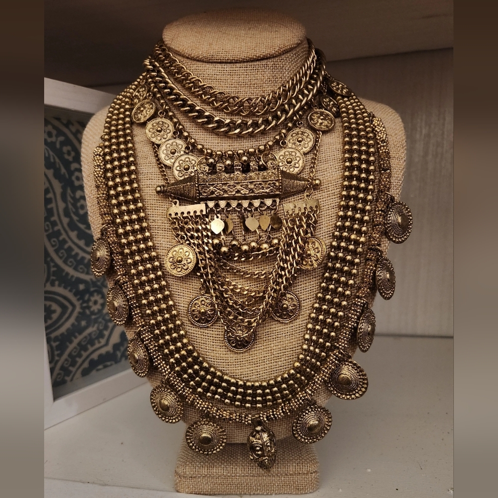 Gold Ornate Necklace with Intricate Detailing